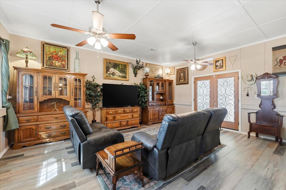 Image 4 of 52 For 4205 Combee Road