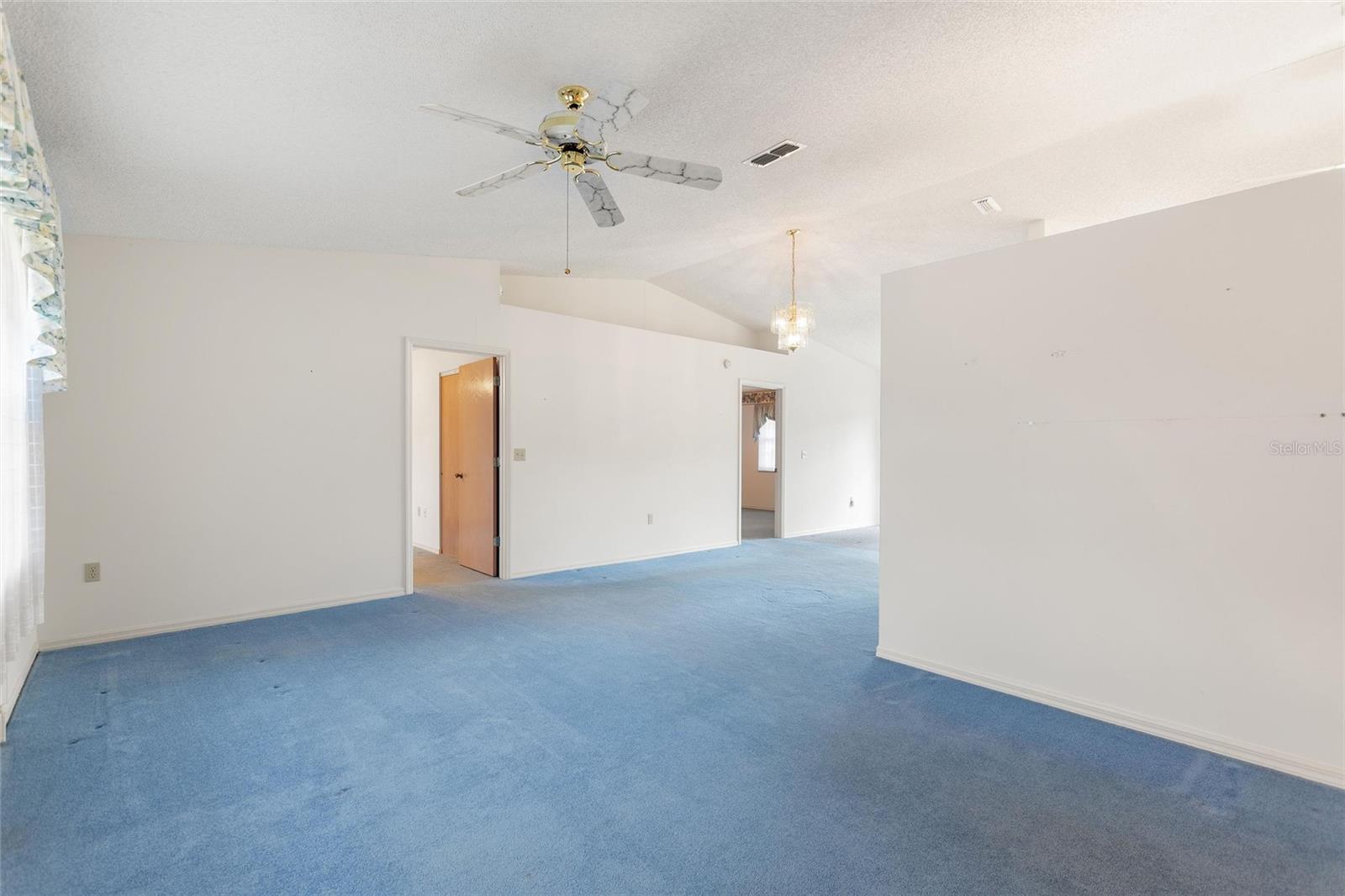 Image 28 of 48 For 4401 Mahogany Run