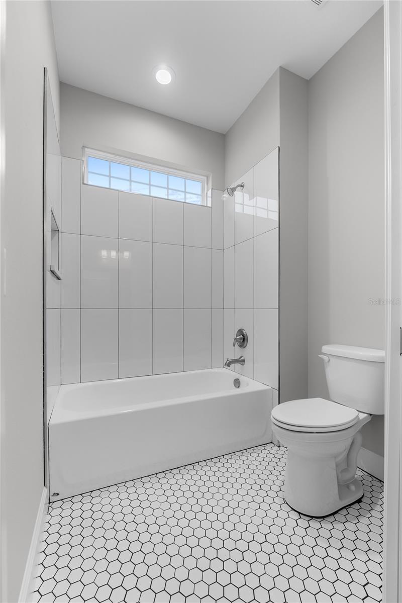 Image 32 of 47 For 4545 Fairway Oaks Drive