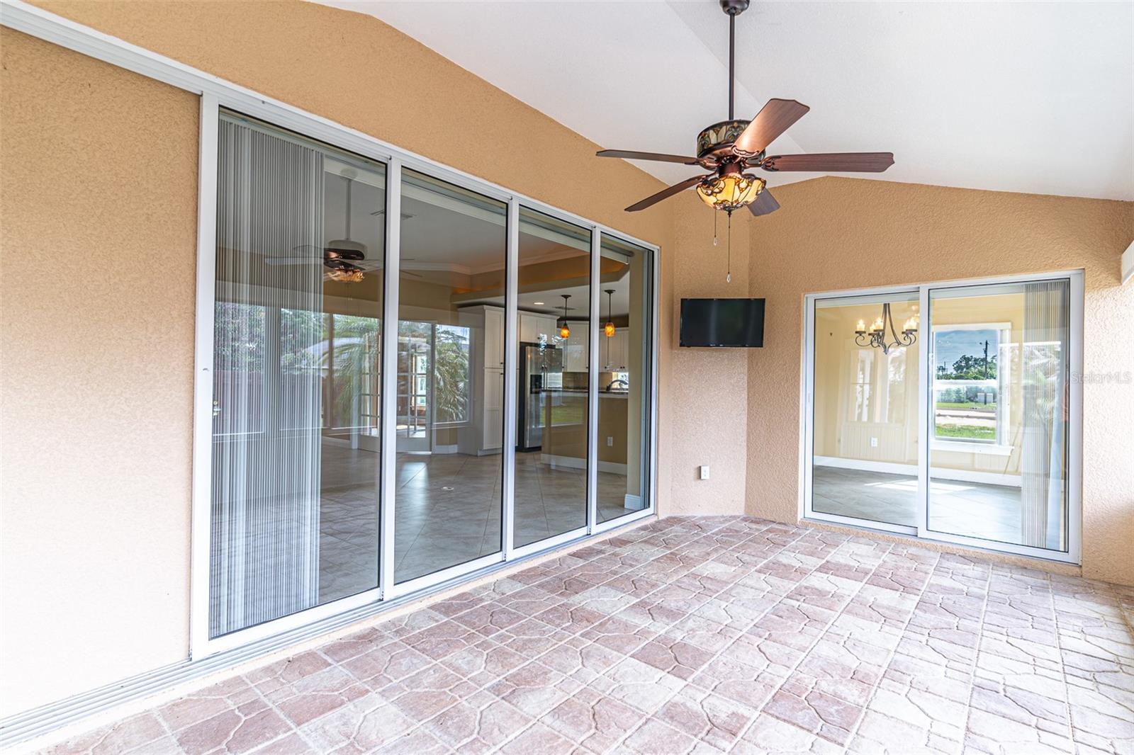 Image 18 of 32 For 3715 Sebring Parkway