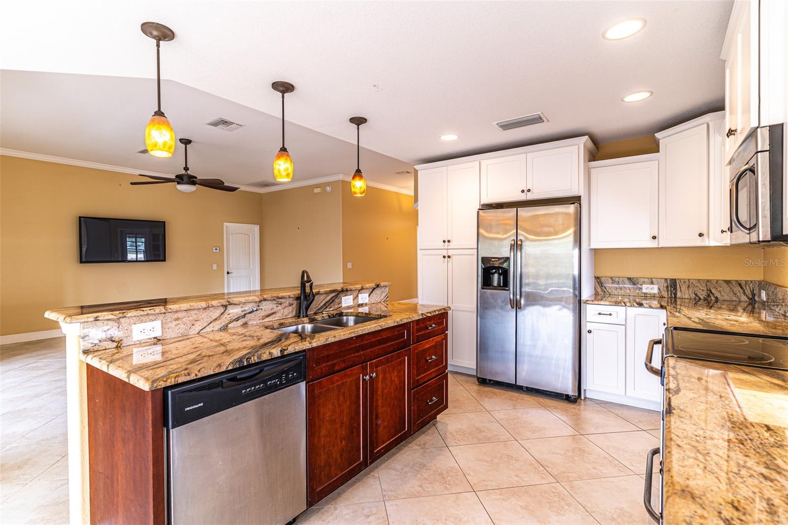 Image 5 of 32 For 3715 Sebring Parkway