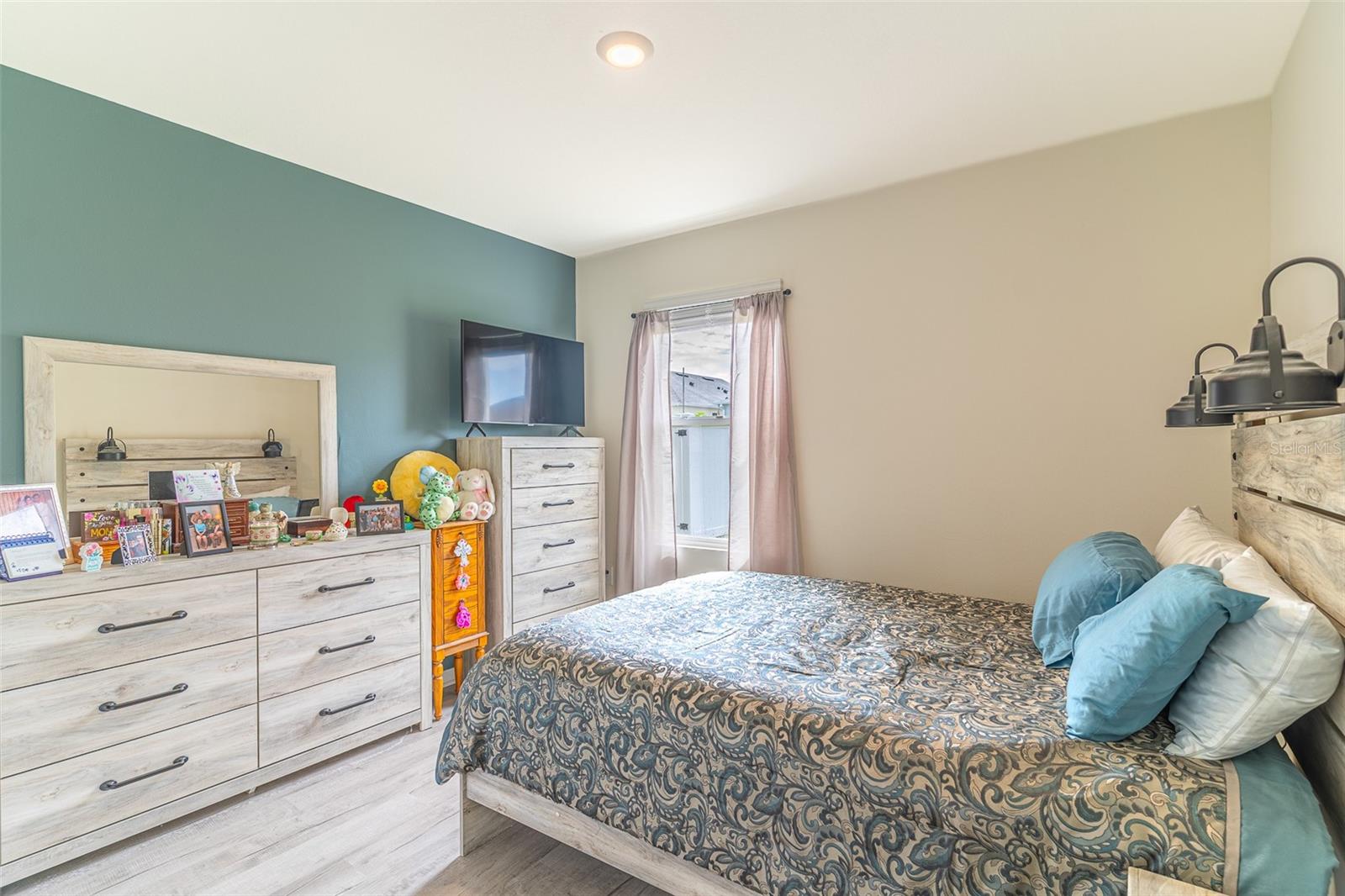 Image 12 of 42 For 1328 Daisy Field Drive