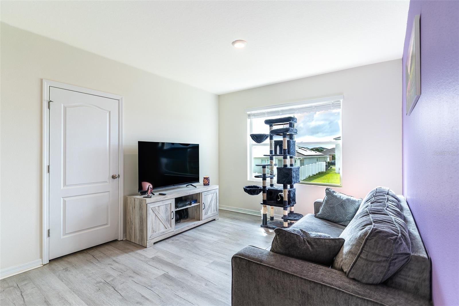 Image 15 of 42 For 1328 Daisy Field Drive