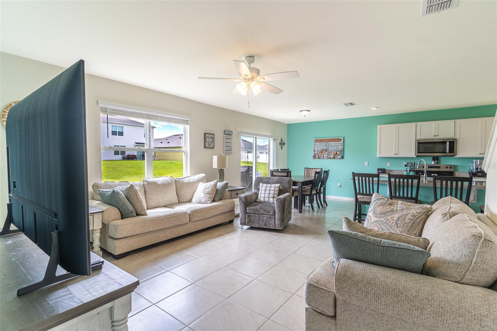 Image 3 of 42 For 1328 Daisy Field Drive