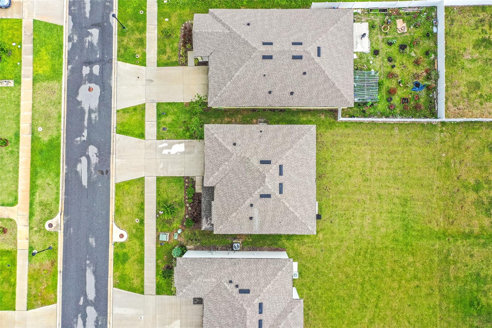 Image 32 of 42 For 1328 Daisy Field Drive