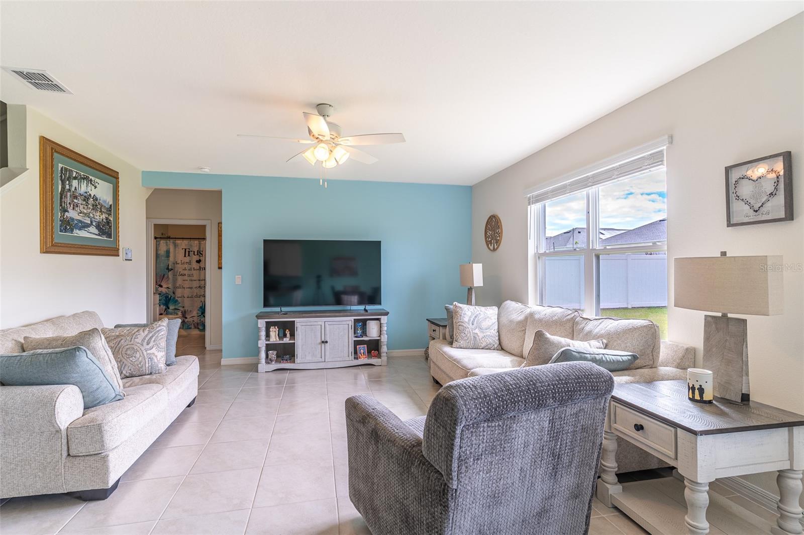 Image 4 of 42 For 1328 Daisy Field Drive