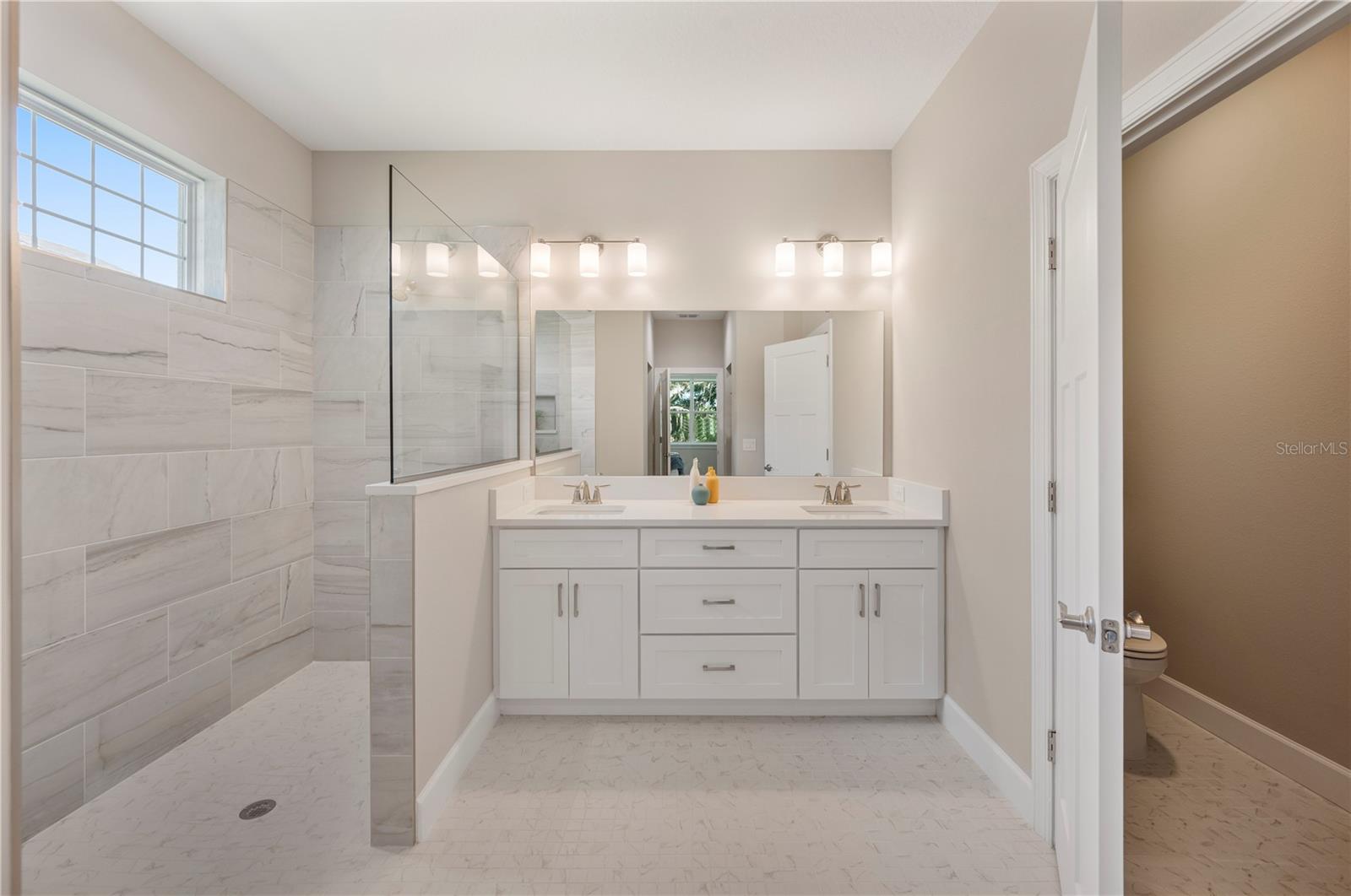 Image 20 of 53 For 4537 Fairway Oaks Drive