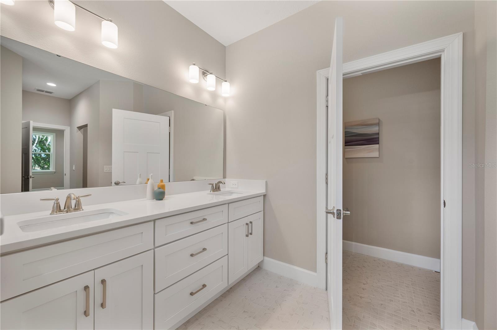 Image 21 of 53 For 4537 Fairway Oaks Drive