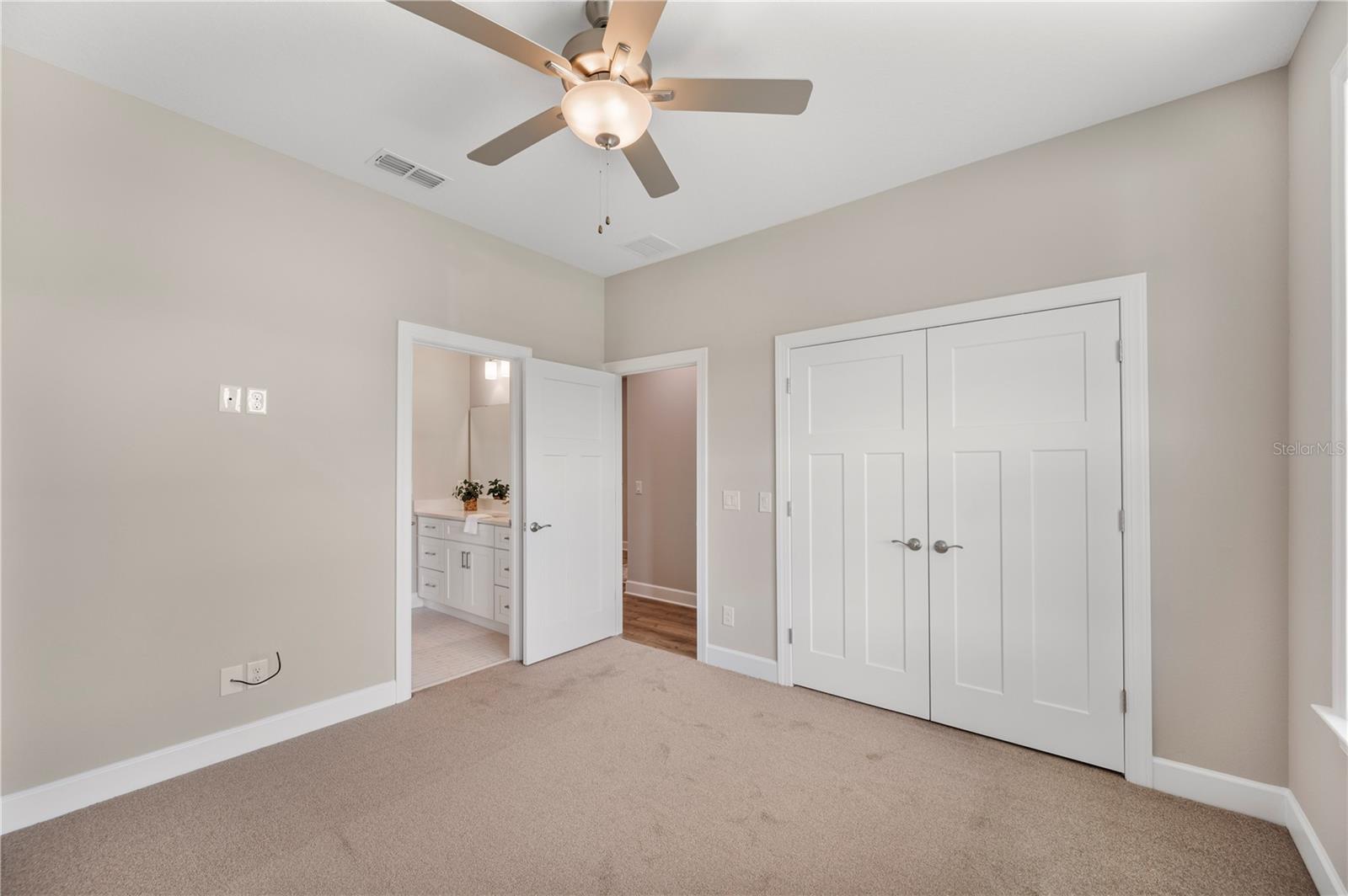 Image 25 of 53 For 4537 Fairway Oaks Drive