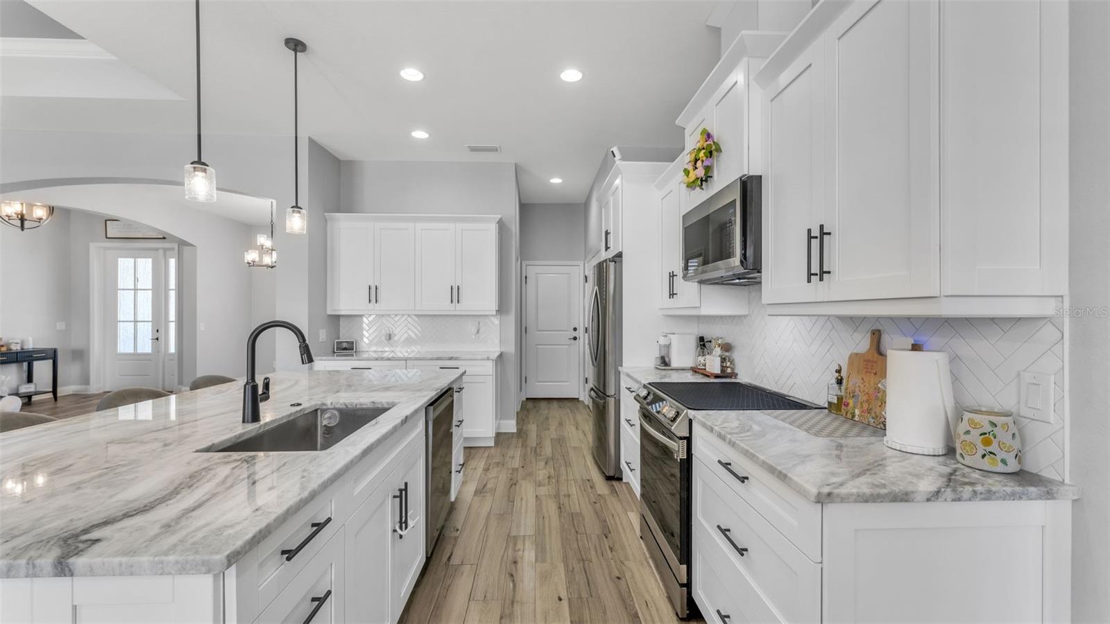 Image 10 of 52 For 7013 Bentridge Drive