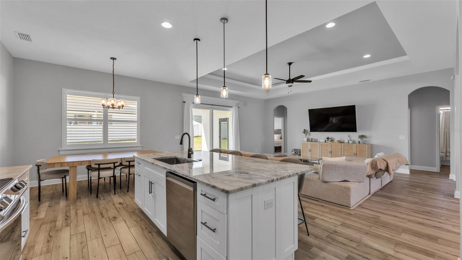 Image 12 of 52 For 7013 Bentridge Drive