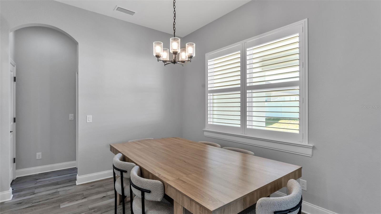 Image 13 of 52 For 7013 Bentridge Drive