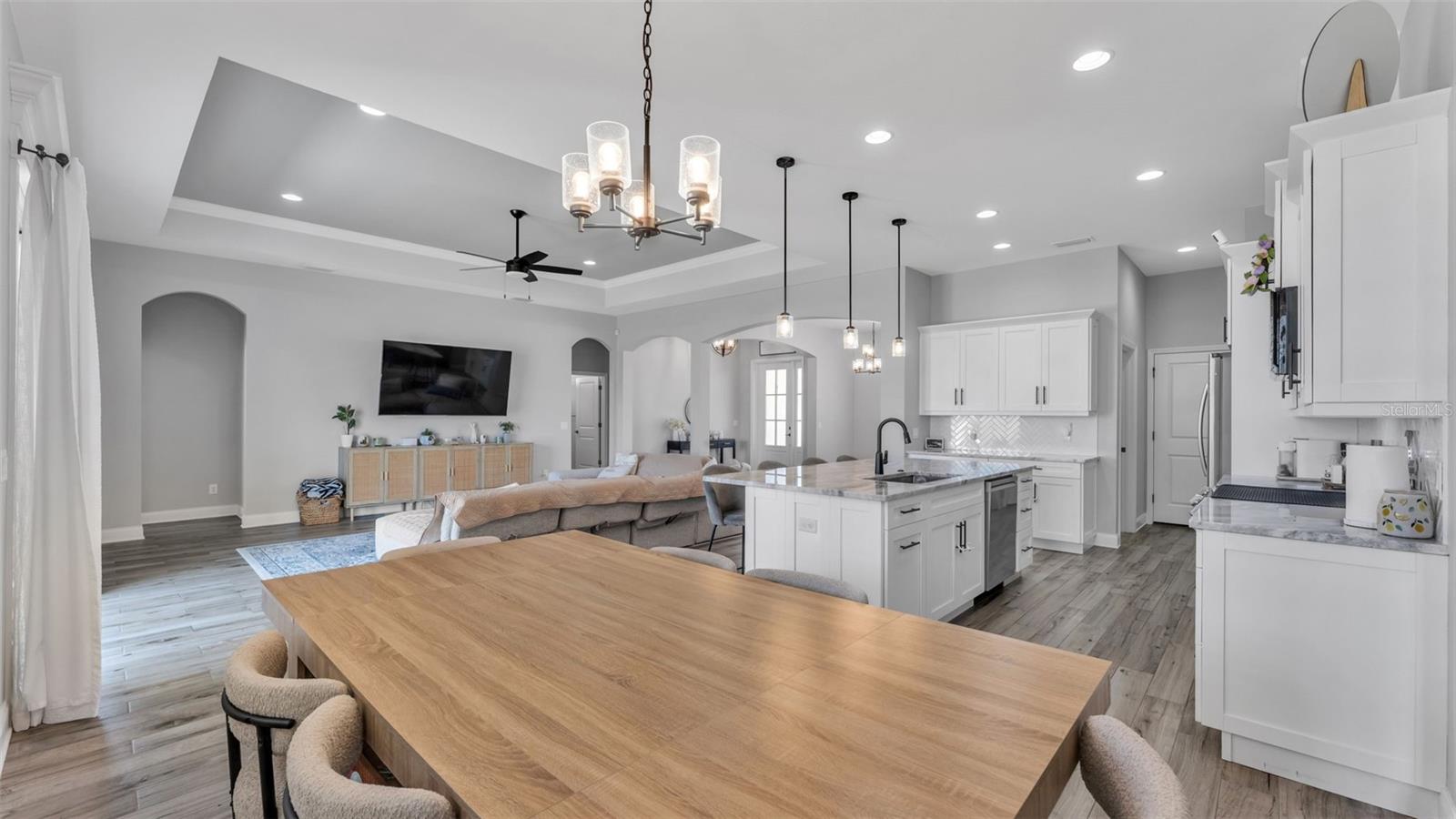 Image 15 of 52 For 7013 Bentridge Drive