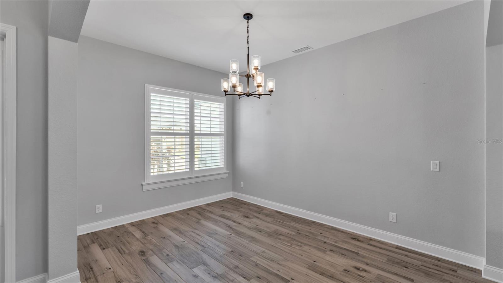 Image 27 of 52 For 7013 Bentridge Drive