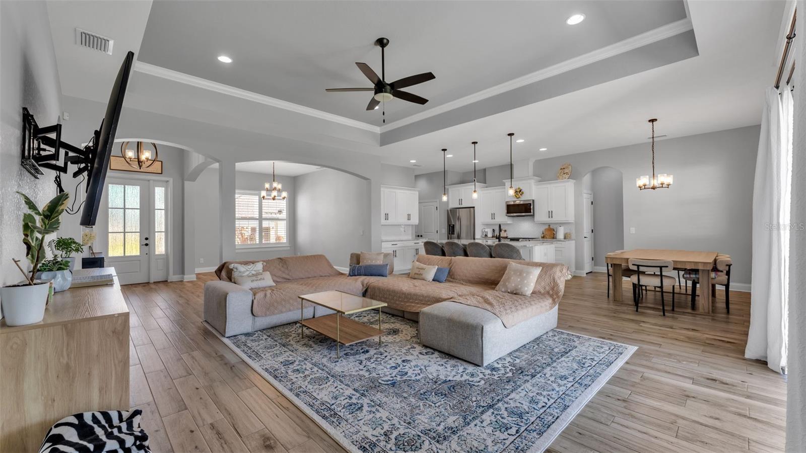 Image 7 of 52 For 7013 Bentridge Drive