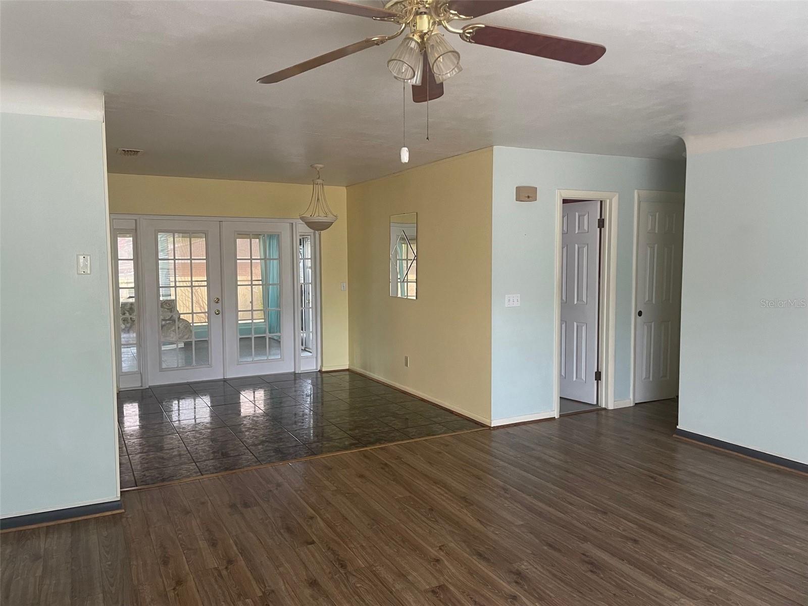 Image 11 of 33 For 260 Harbord Street