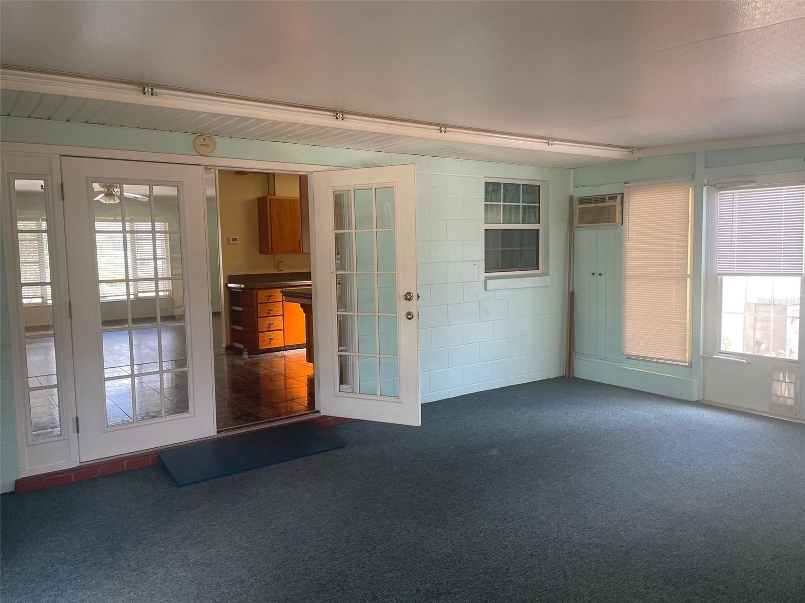 Image 21 of 33 For 260 Harbord Street