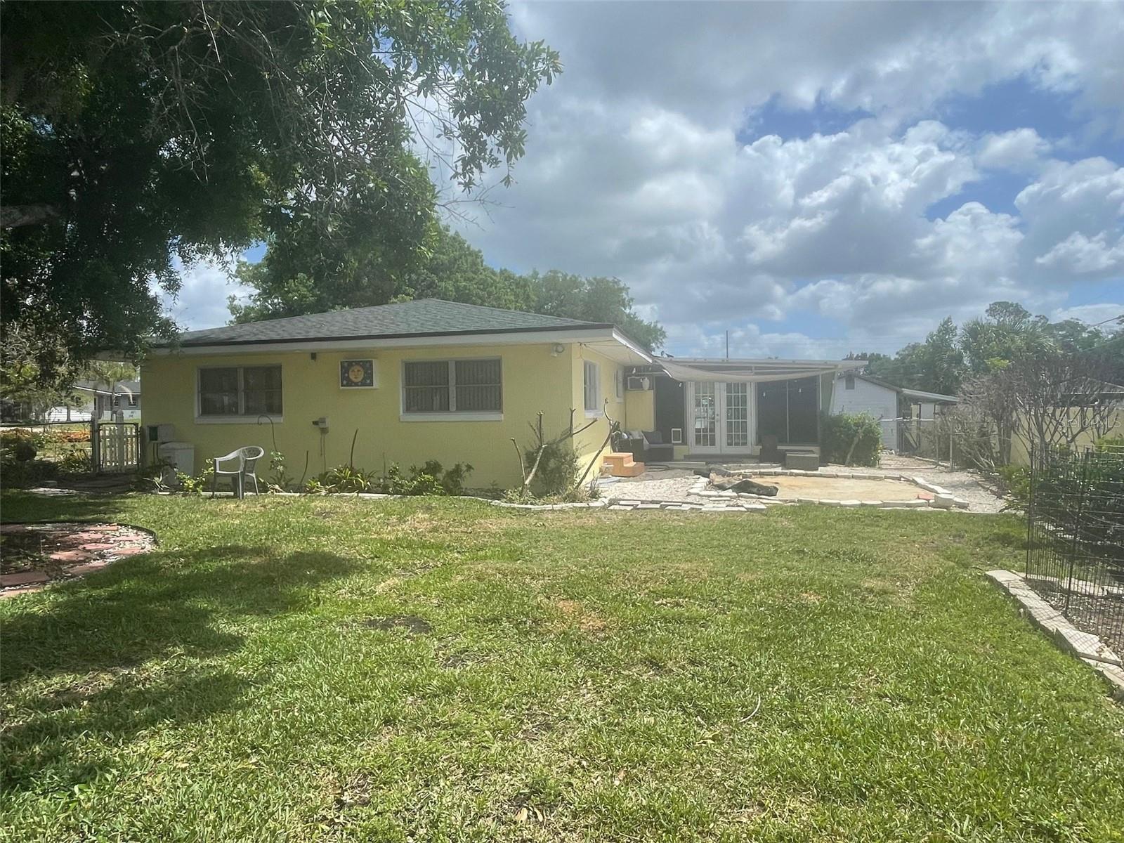 Image 28 of 33 For 260 Harbord Street