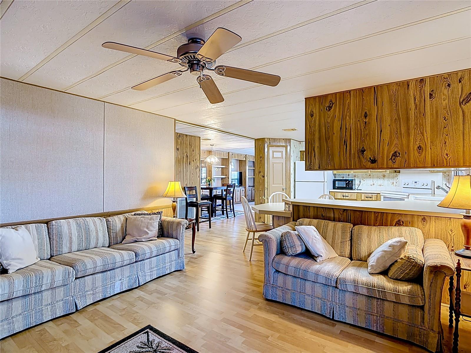 Image 19 of 49 For 6561 Chinaberry Dr Ne