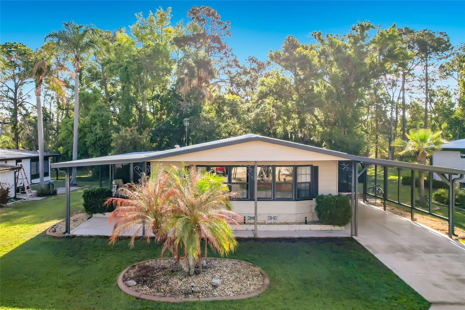 Image 2 of 49 For 6561 Chinaberry Dr Ne