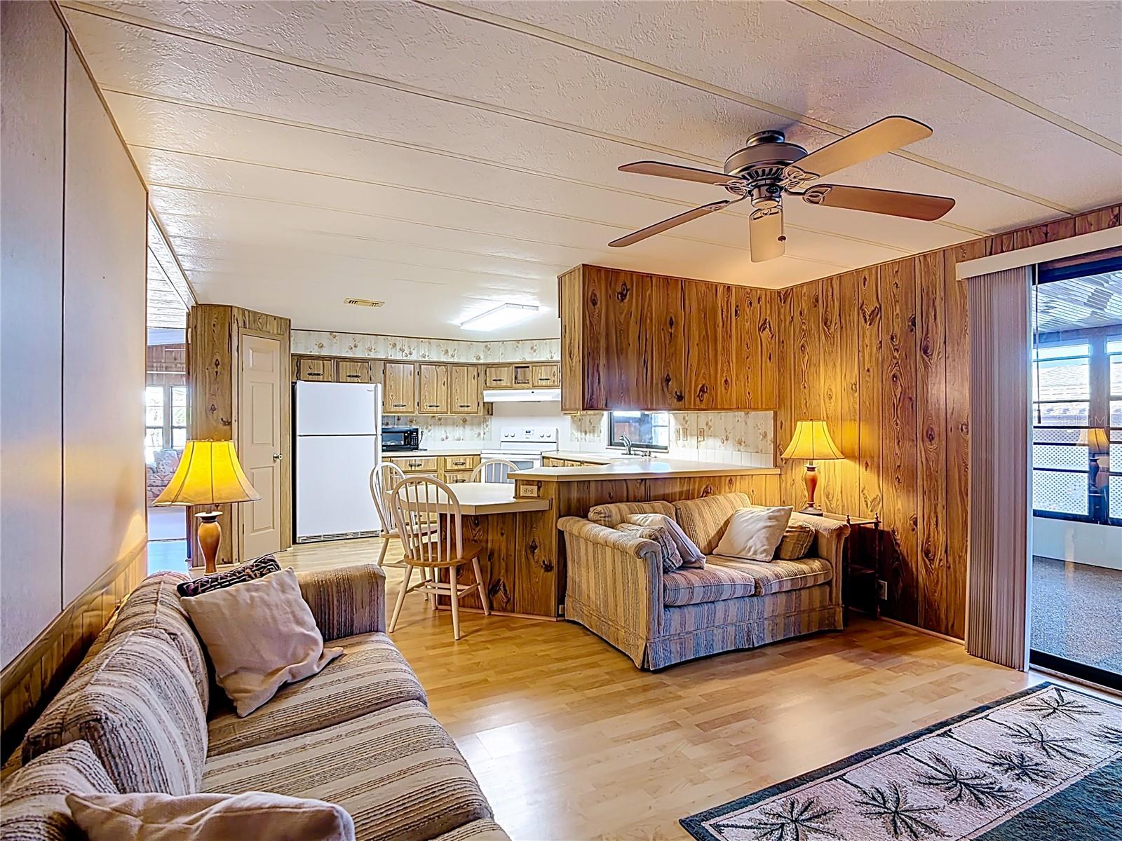 Image 20 of 49 For 6561 Chinaberry Dr Ne