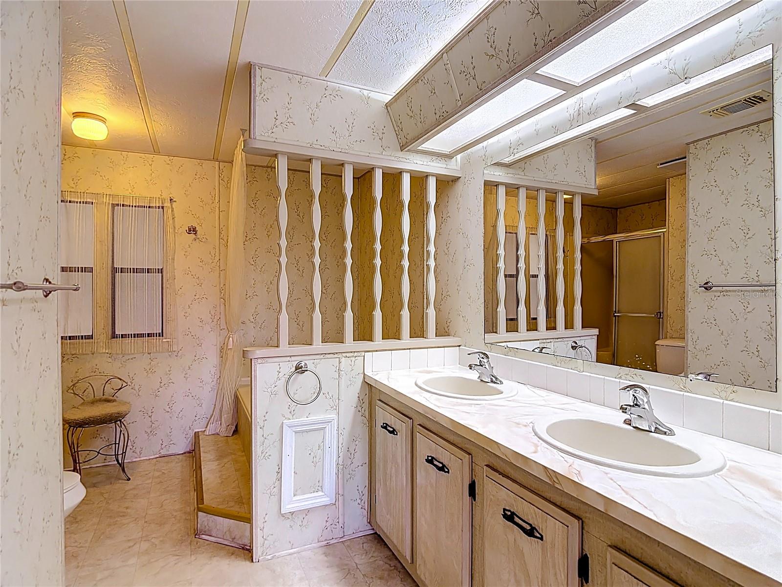 Image 30 of 49 For 6561 Chinaberry Dr Ne