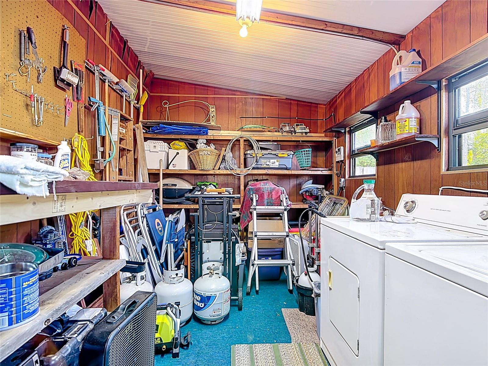 Image 33 of 49 For 6561 Chinaberry Dr Ne