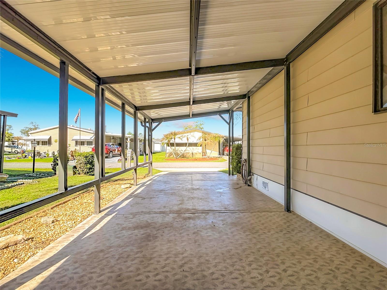 Image 37 of 49 For 6561 Chinaberry Dr Ne