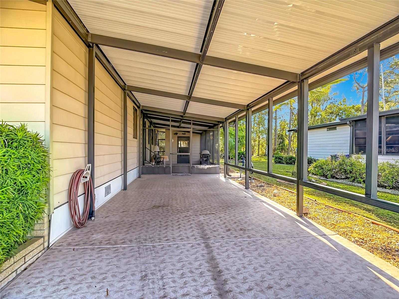 Image 38 of 49 For 6561 Chinaberry Dr Ne