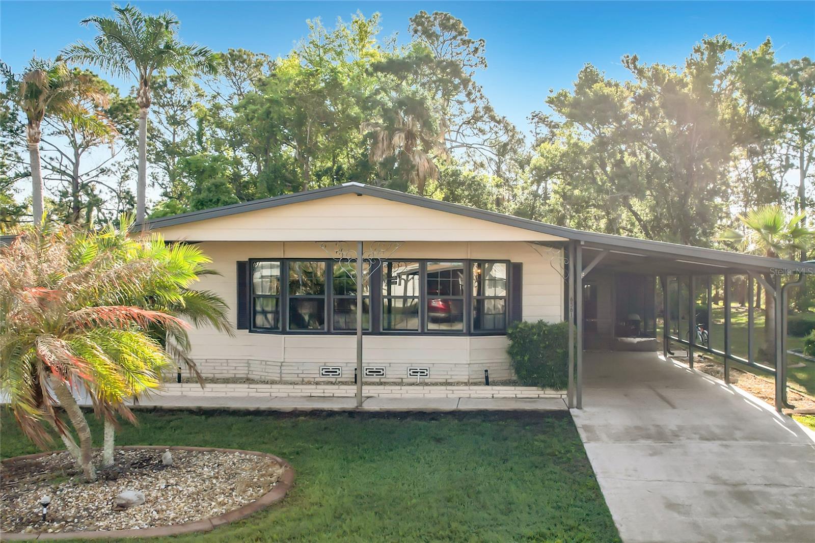 Image 40 of 49 For 6561 Chinaberry Dr Ne