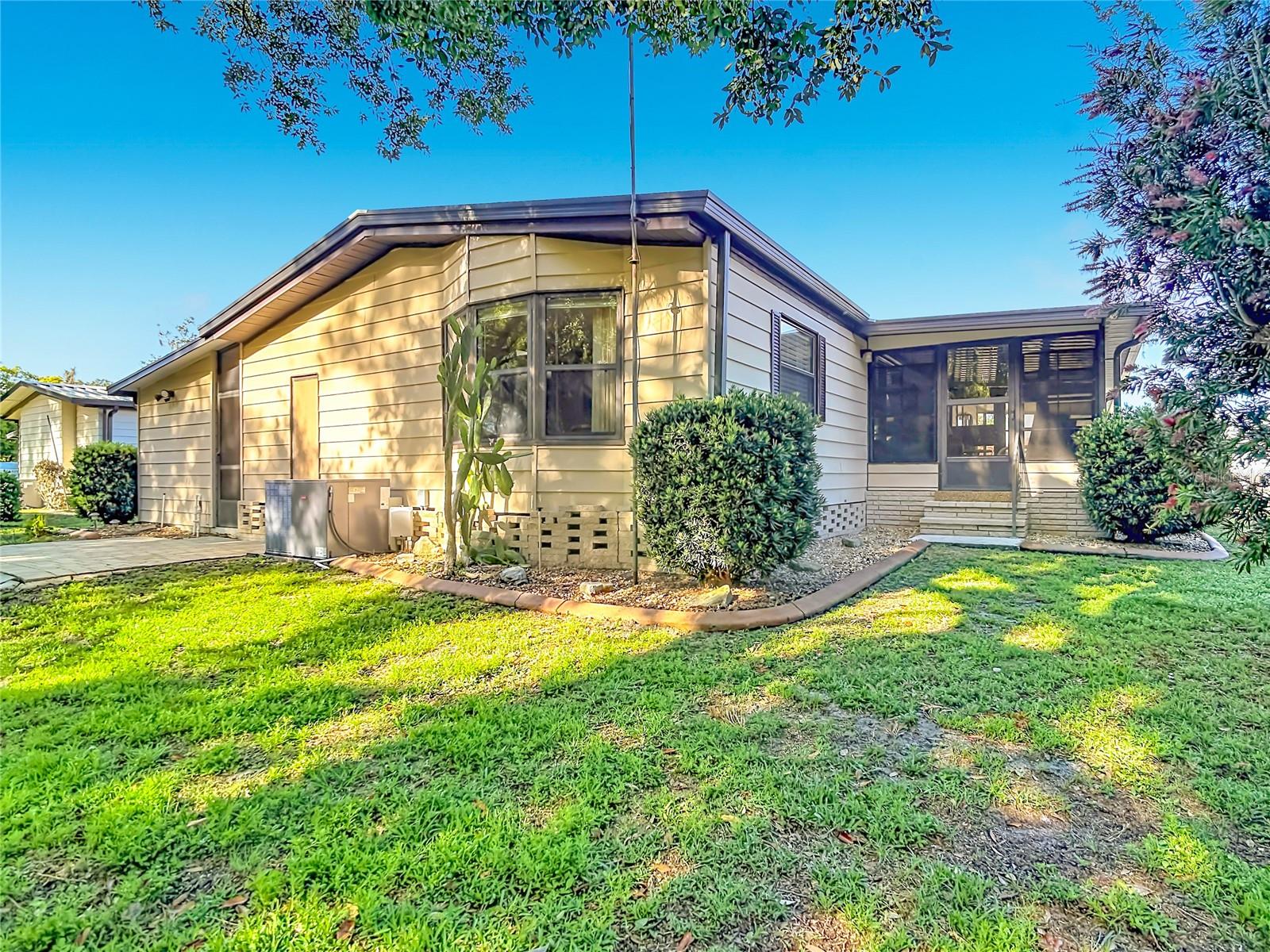 Image 43 of 49 For 6561 Chinaberry Dr Ne