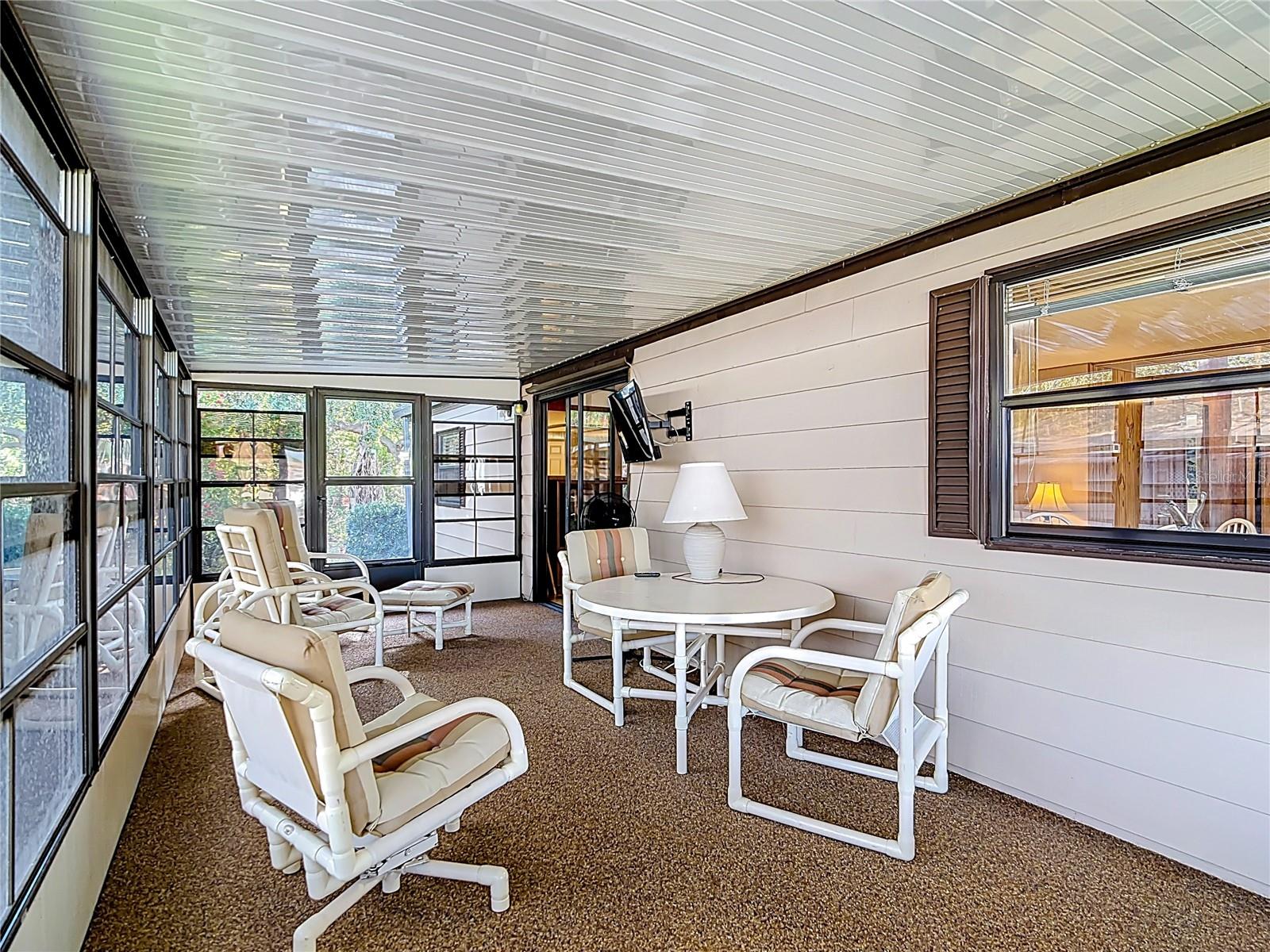 Image 6 of 49 For 6561 Chinaberry Dr Ne