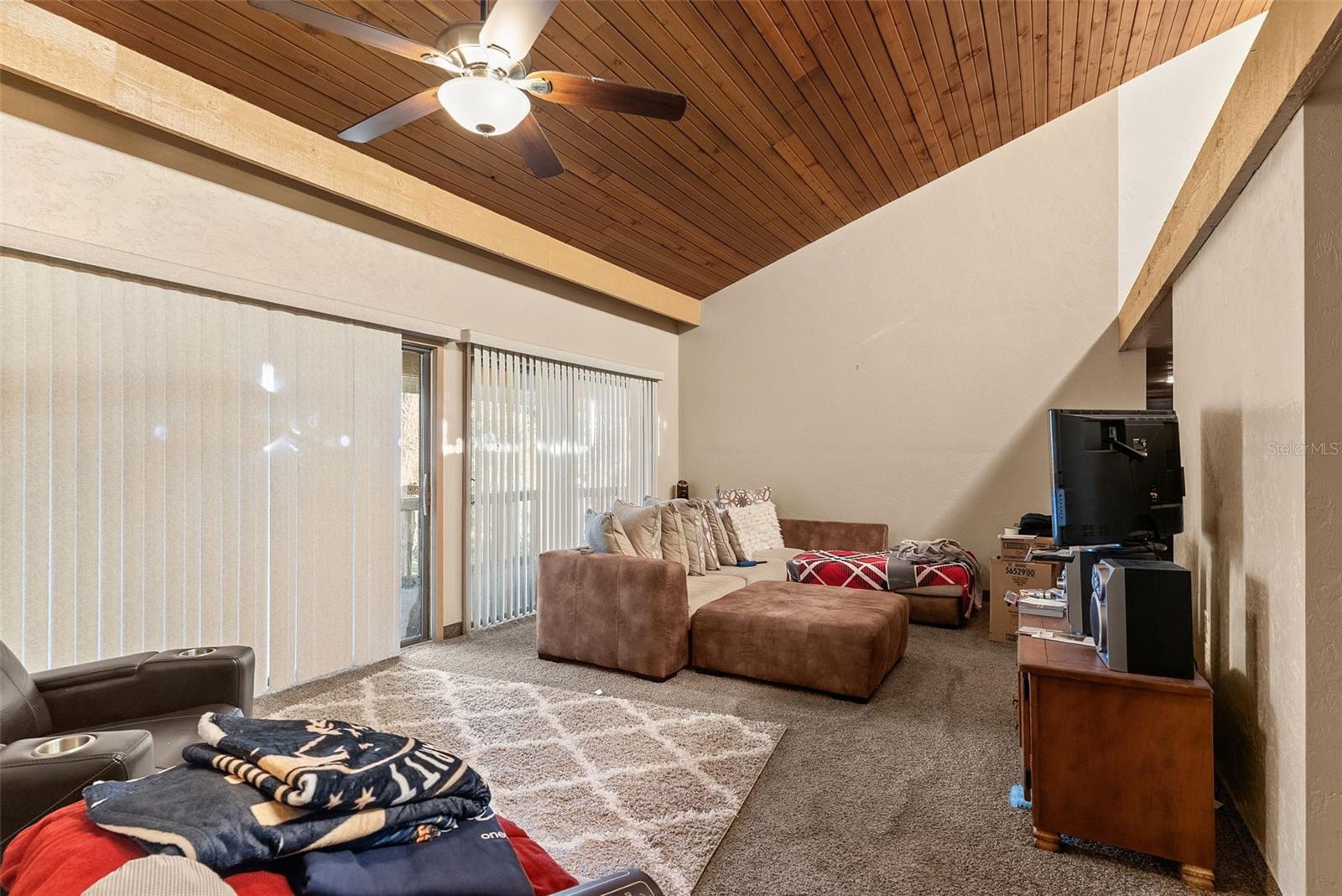 Image 10 of 23 For 567 Maple Leaf Court 567