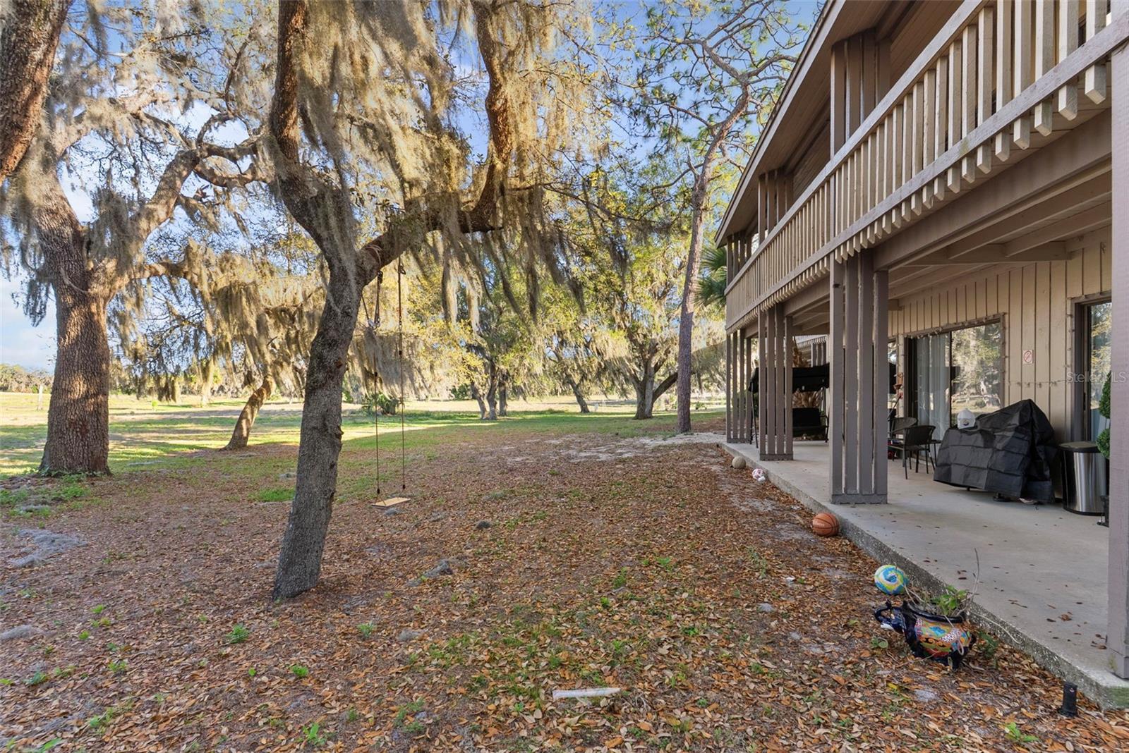 Image 16 of 23 For 567 Maple Leaf Court 567