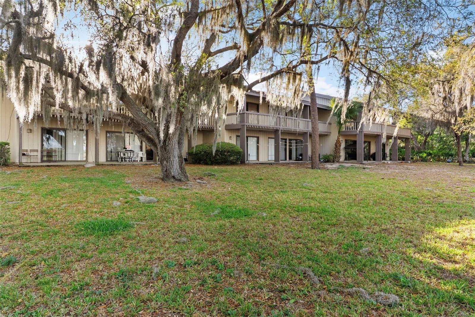 Image 17 of 23 For 567 Maple Leaf Court 567