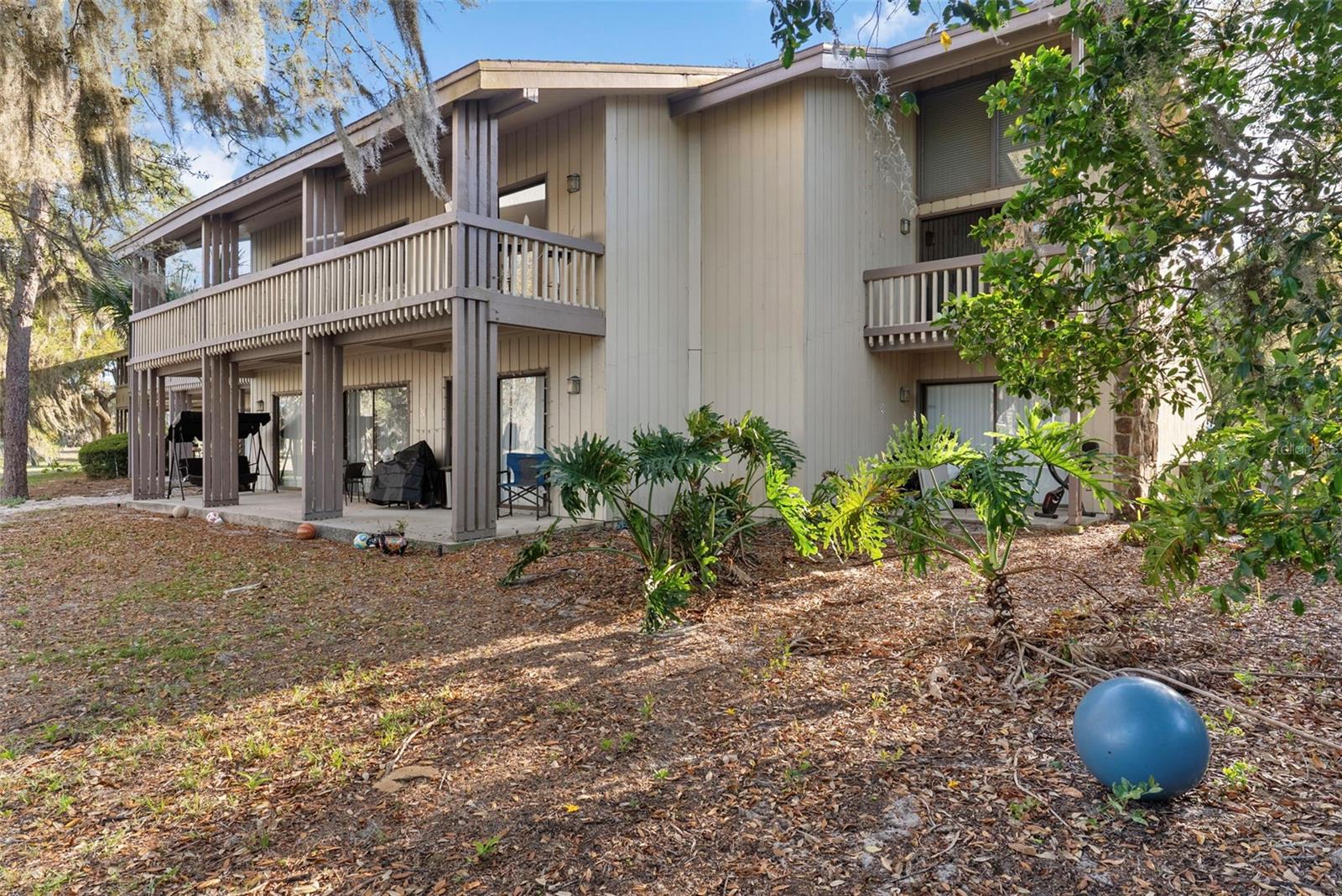 Image 18 of 23 For 567 Maple Leaf Court 567