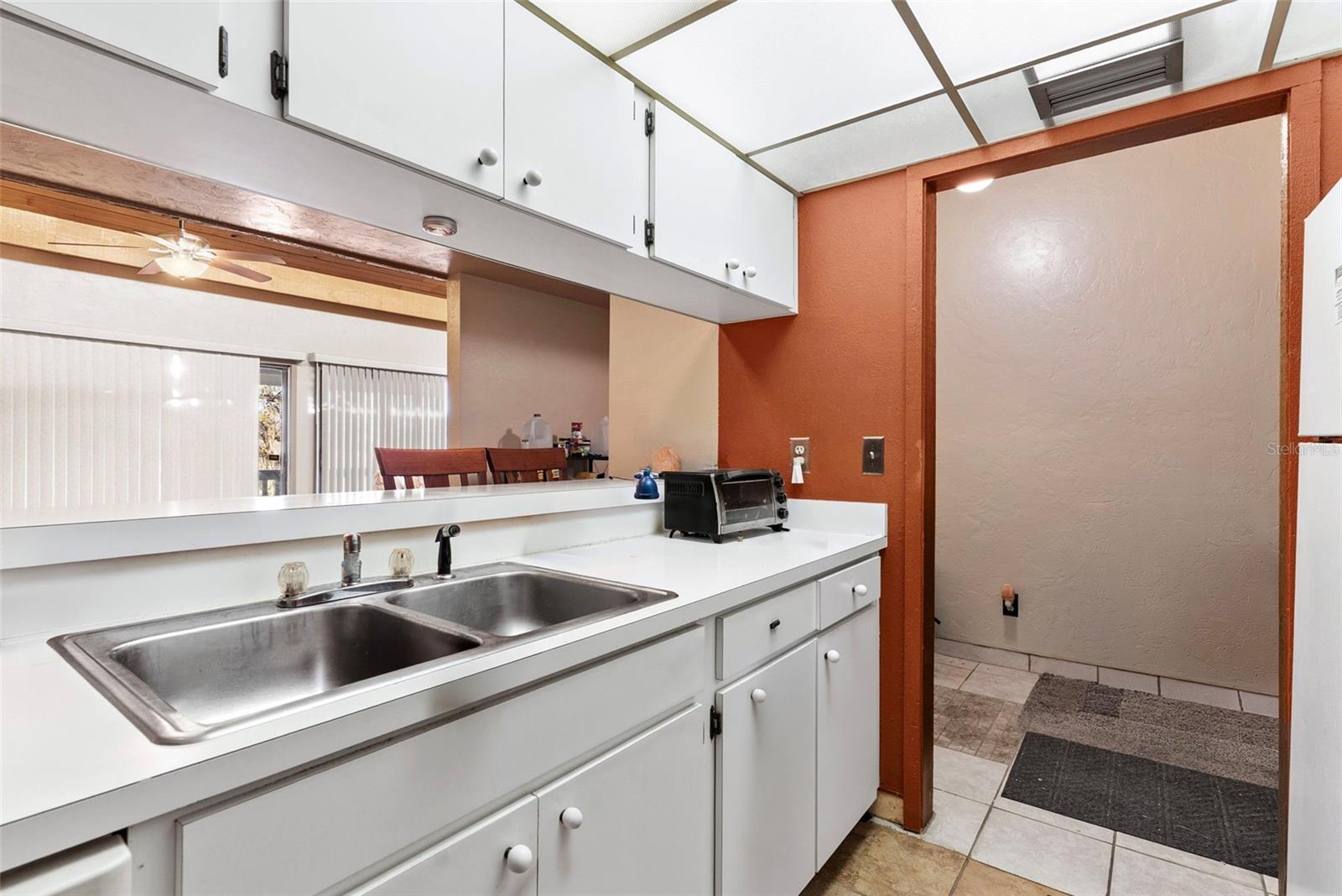 Image 6 of 23 For 567 Maple Leaf Court 567