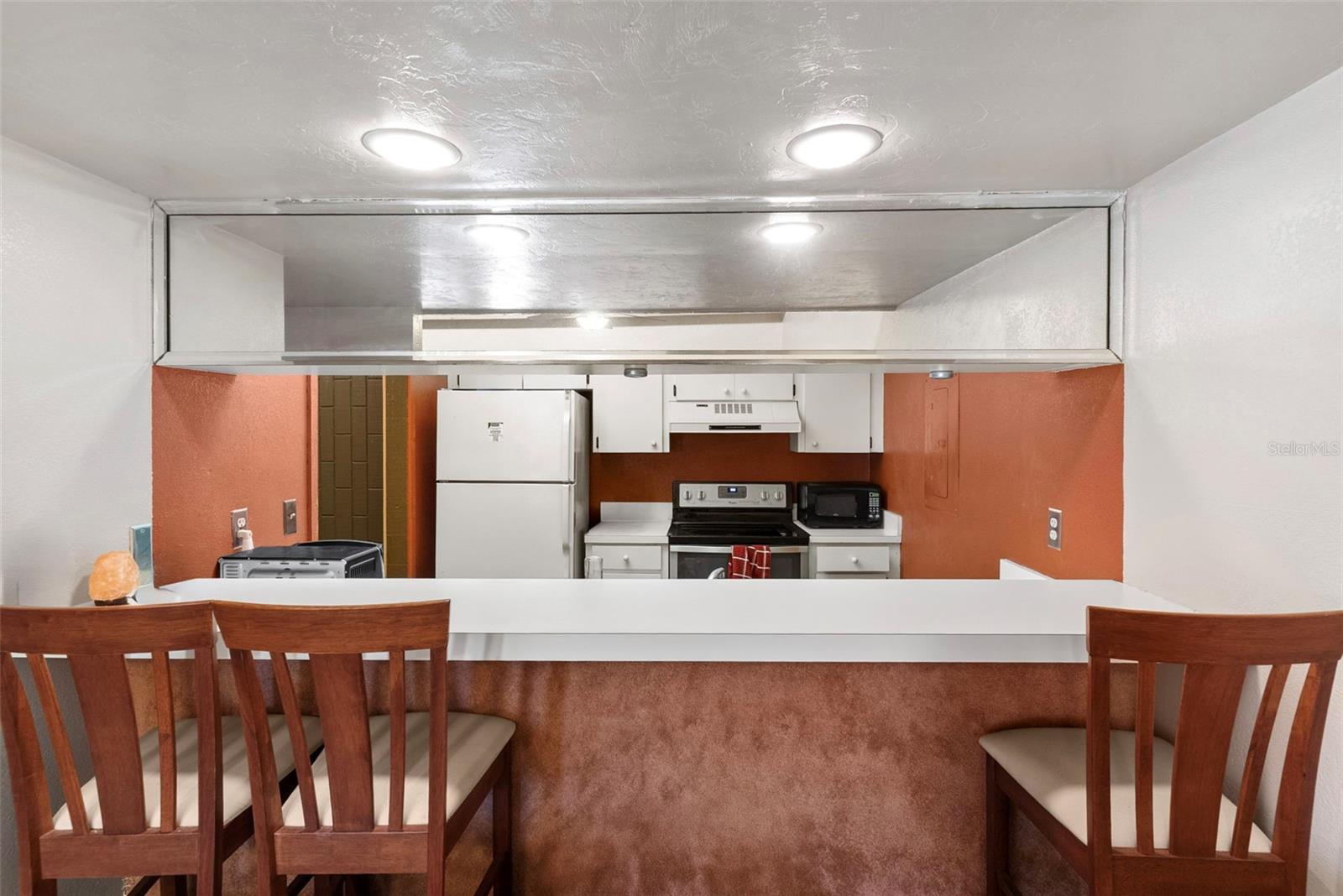 Image 9 of 23 For 567 Maple Leaf Court 567