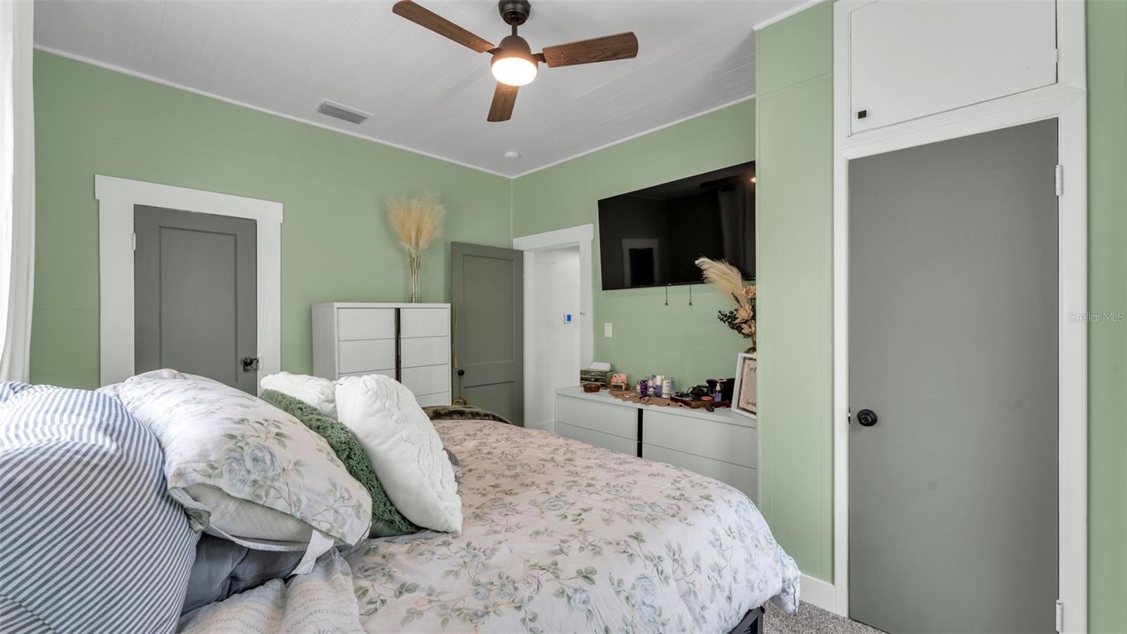 Image 15 of 33 For 495 Plumosa Street