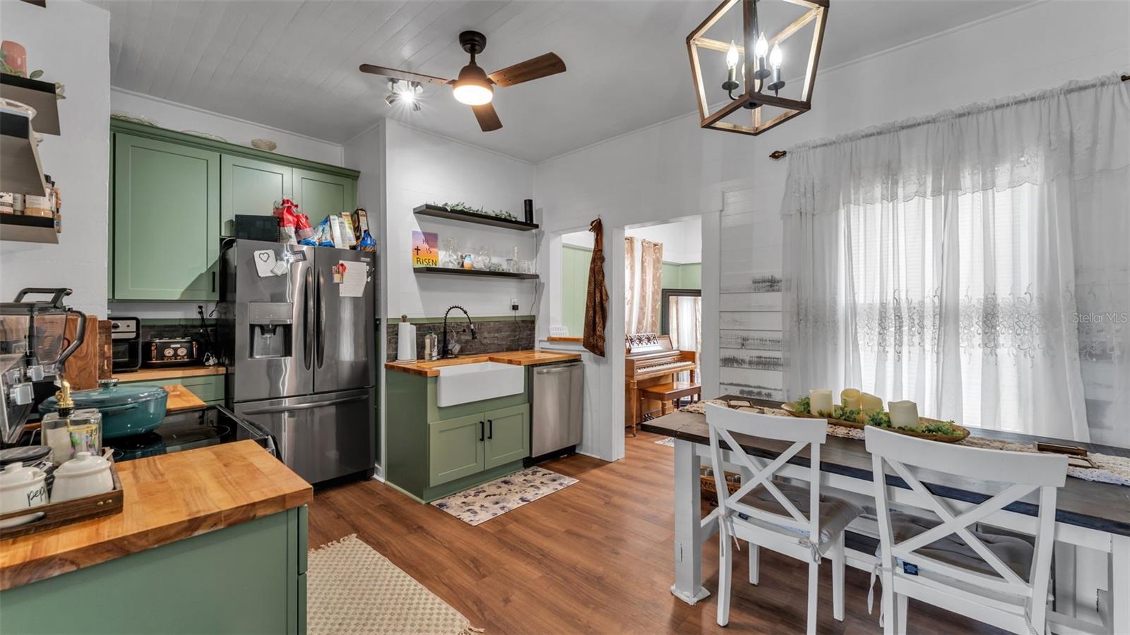 Image 17 of 33 For 495 Plumosa Street