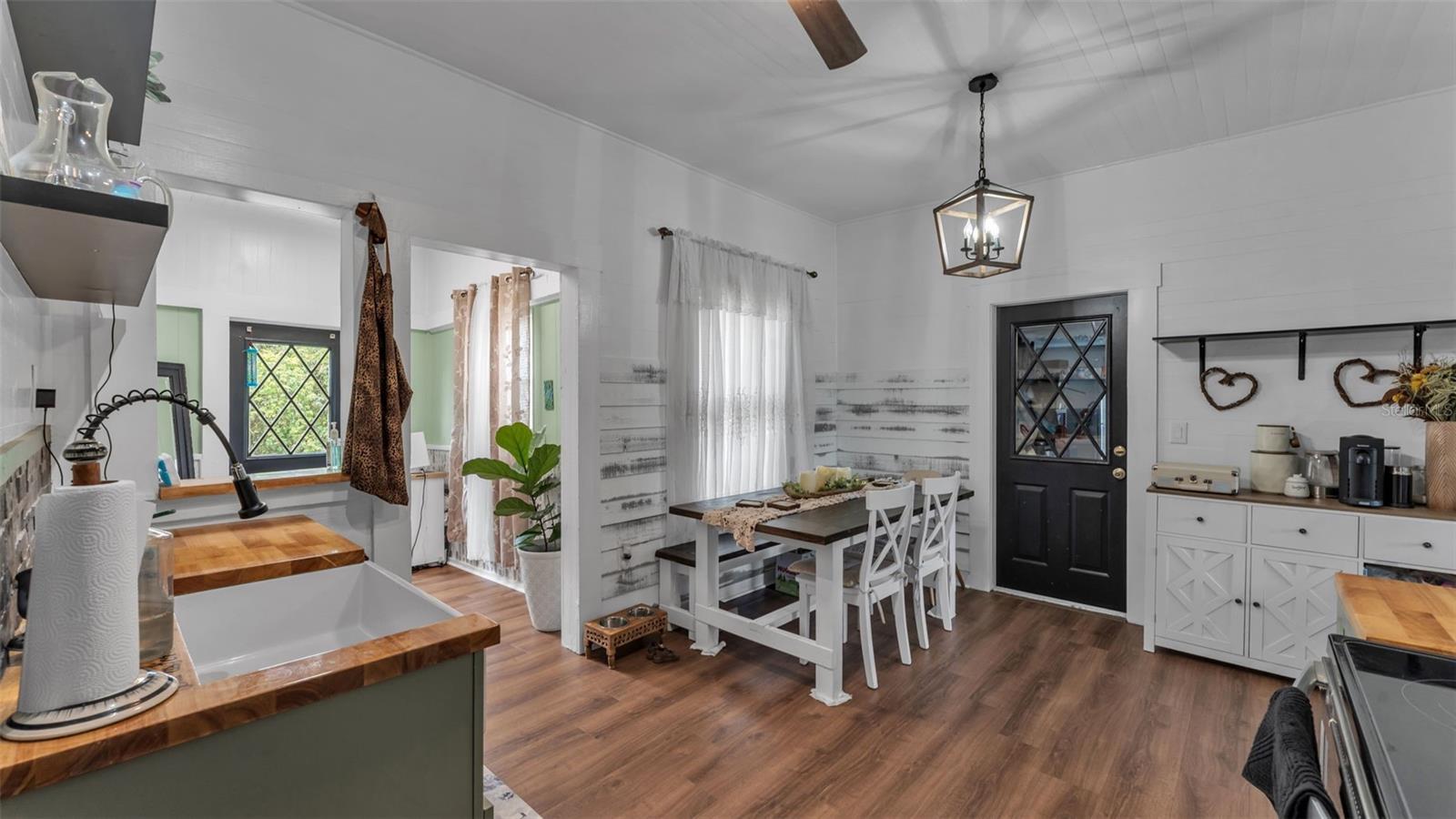 Image 20 of 33 For 495 Plumosa Street