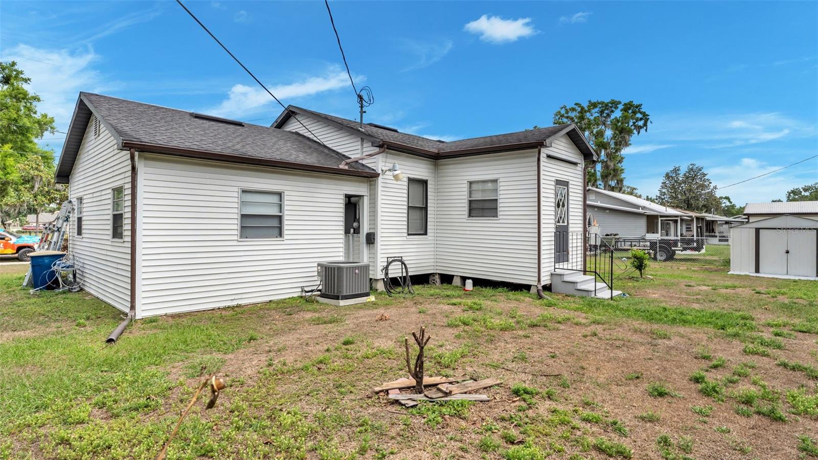 Image 25 of 33 For 495 Plumosa Street