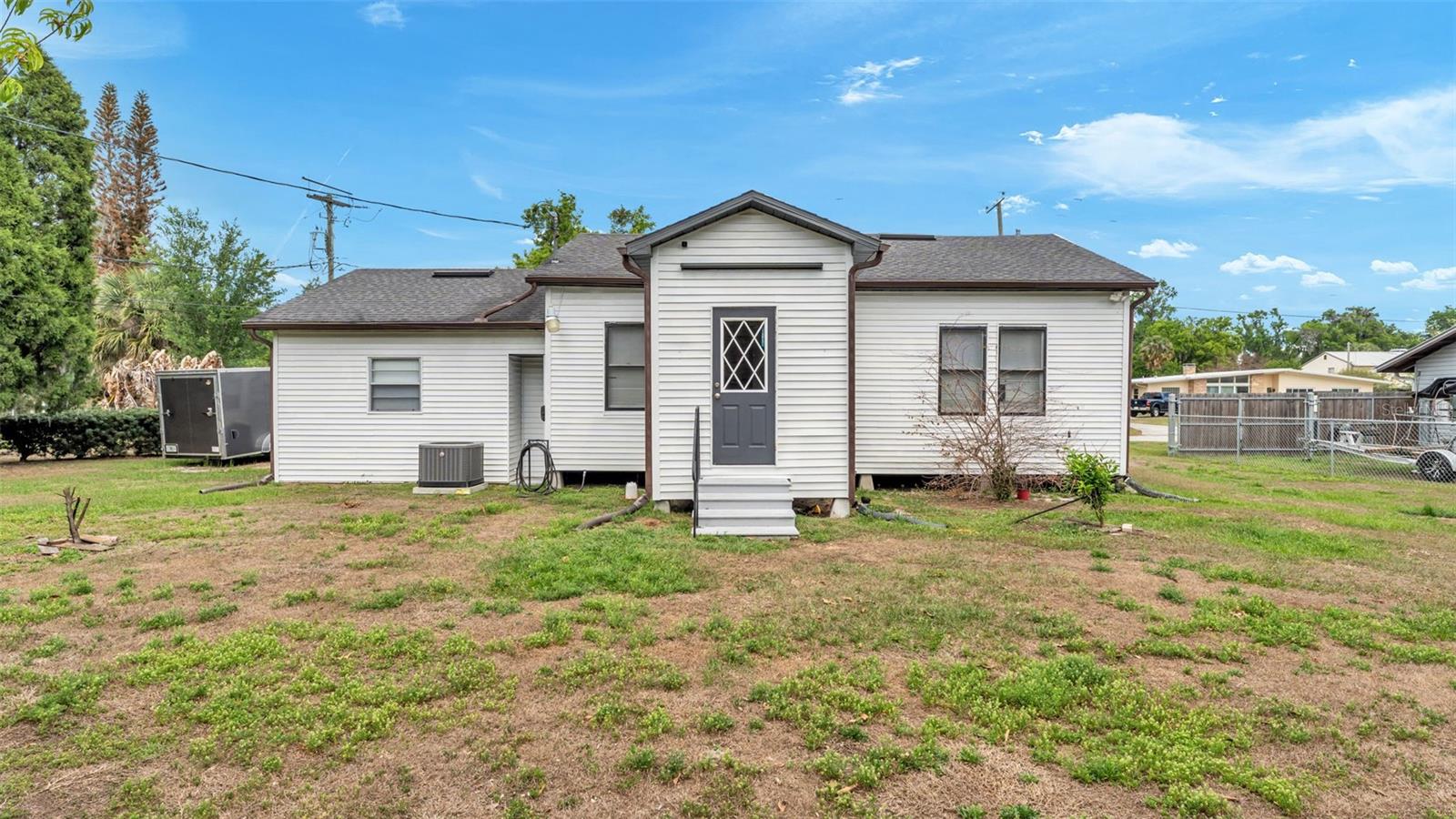 Image 26 of 33 For 495 Plumosa Street