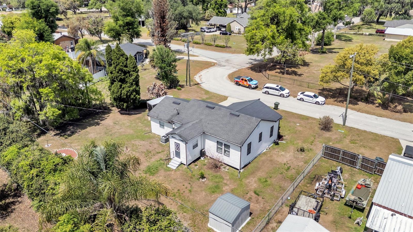 Image 28 of 33 For 495 Plumosa Street