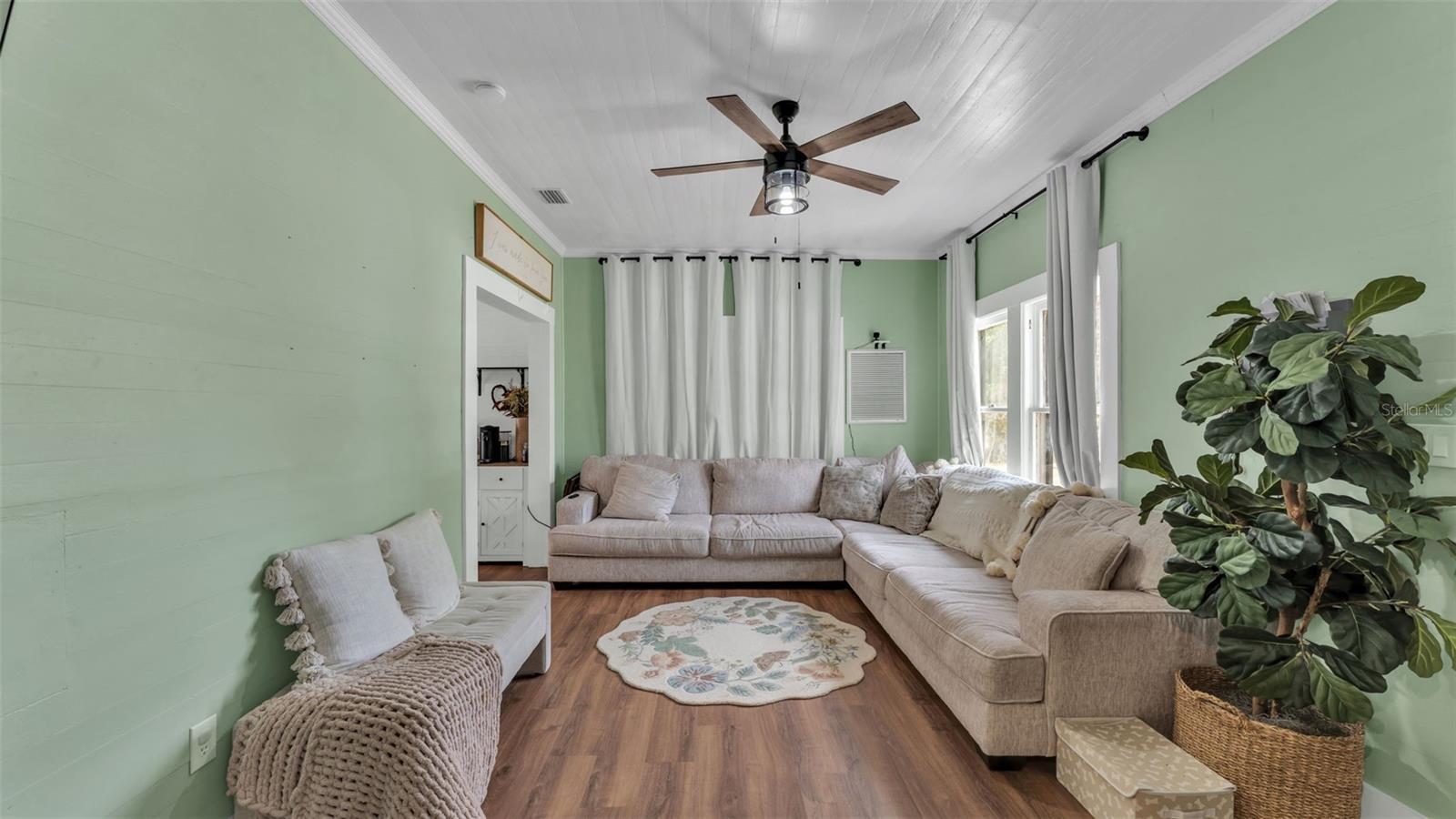 Image 6 of 33 For 495 Plumosa Street