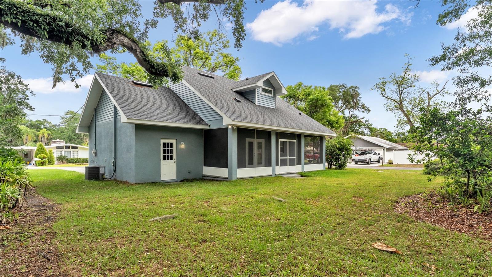 Image 5 of 35 For 1315 Frances Ave