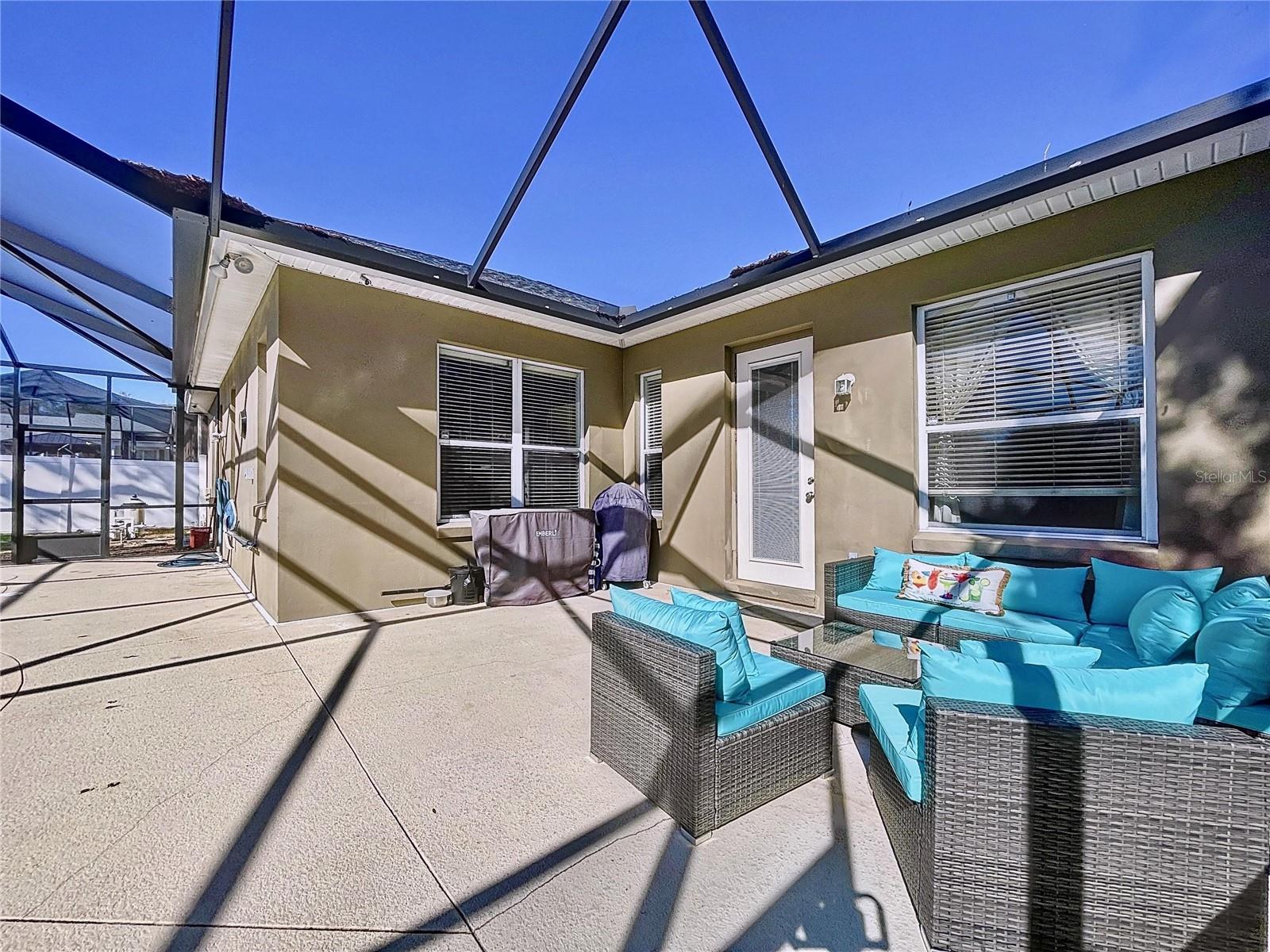 Listing photo id 10 for 5825 High Ridge Loop