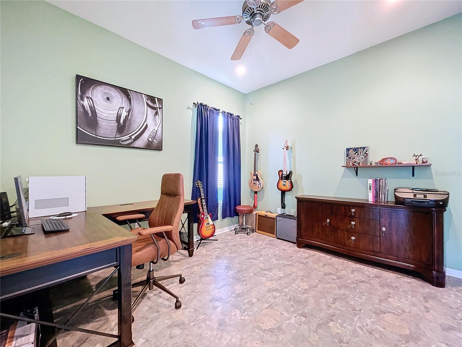 Listing photo id 79 for 5825 High Ridge Loop