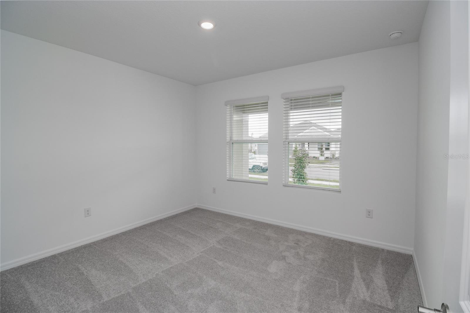 Image 14 of 27 For 2068 Babbling Brook Boulevard