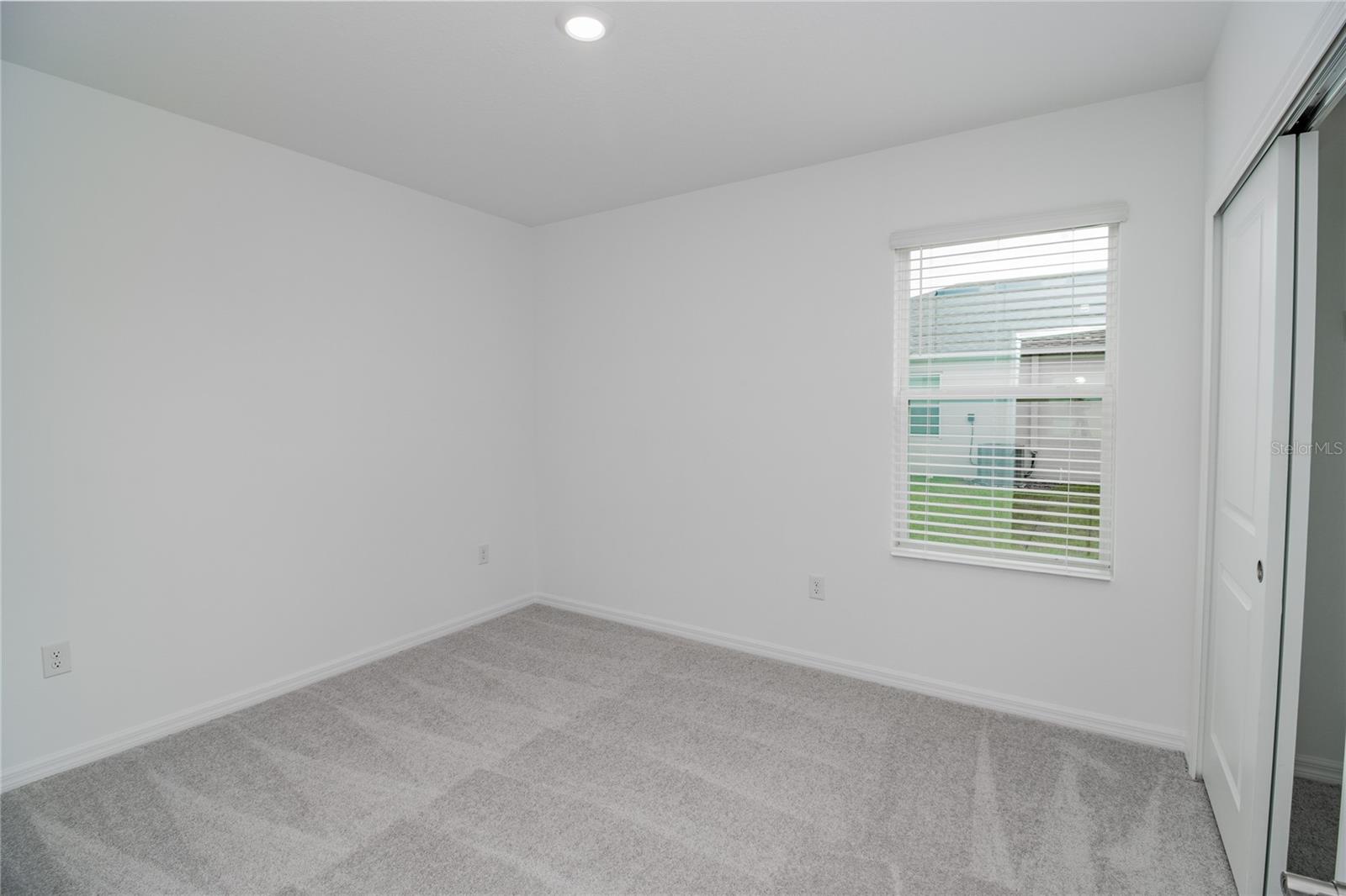 Image 16 of 27 For 2068 Babbling Brook Boulevard